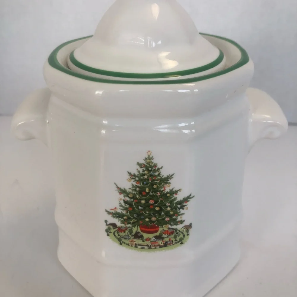 Sugar Bowl & Lid Christmas Heritage by Pfaltzgraff